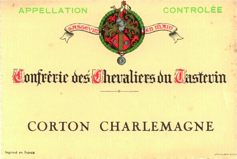 Figure 8 - L’étiquette « Corton – Charlemagne », estampillée « Tastevinage » de la Confrérie des Chevaliers du Tastevin (1951). Source : Maison Seguin-Manuel à Savigny-lès-Beaune.