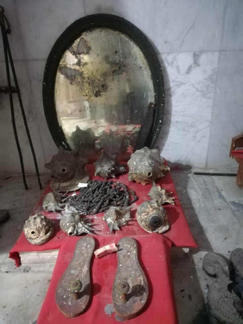 Fig 5 Sacred objects including wooden sandals (Khadau), conch shells (Shankh) and mirror used by various mahants of Jagannath temple which are kept in storage in Lord Jagannath’s temple in Nahan (Sirmaur) Himachal Pradesh, India.