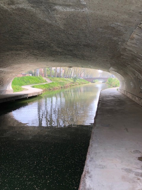 Fig. 1 - Canal du Midi à Toulouse.